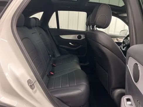 Used 2019 Mercedes-Benz GLC 300 4MATIC image 16