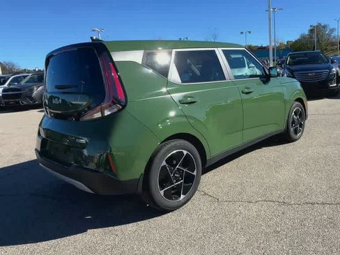Used 2023 Kia Soul EX image 8