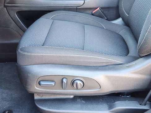 Certified 2023 GMC Acadia SLE w/ Driver Convenience Package image 25