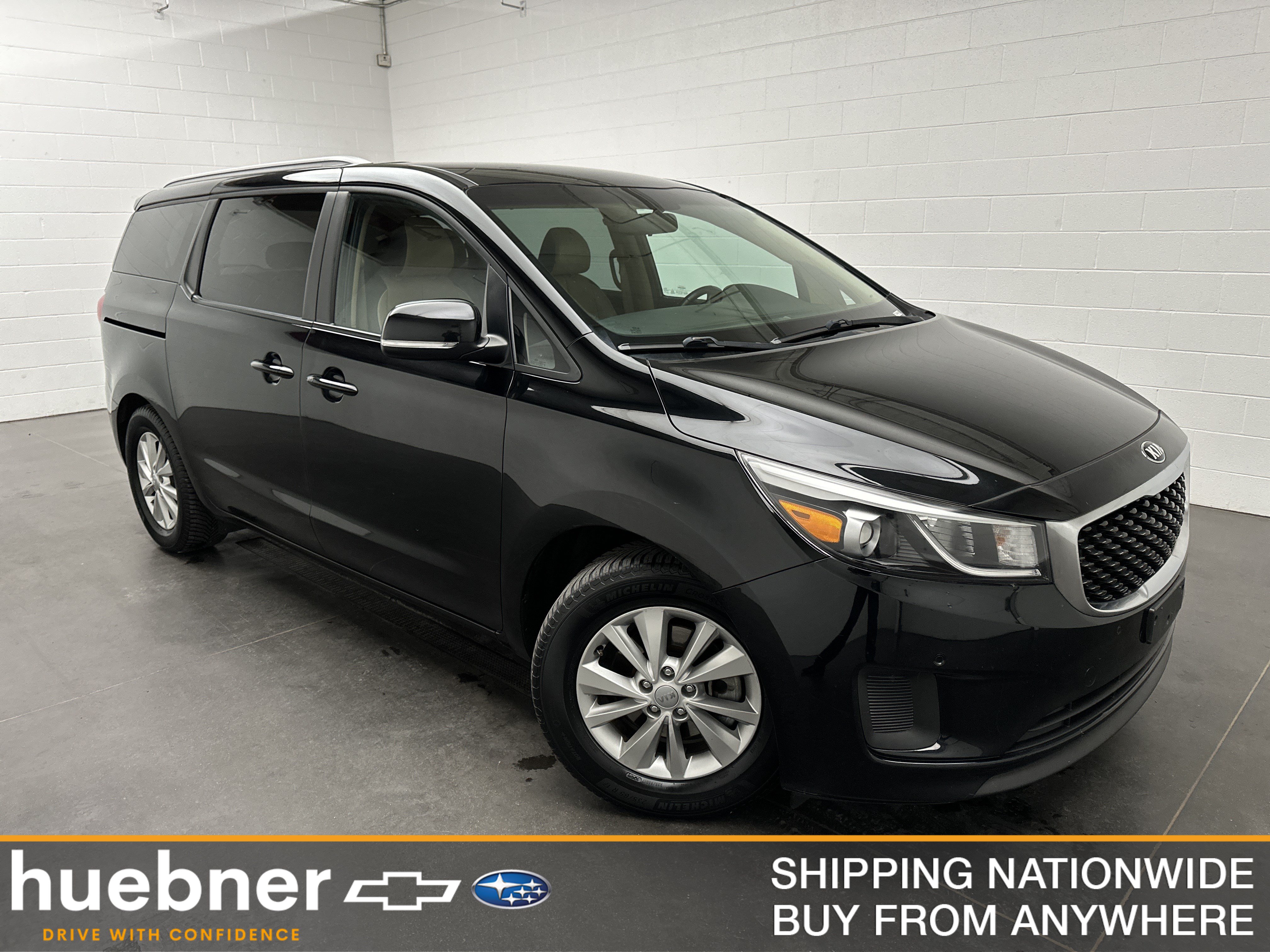 Used 2017 Kia Sedona LX w/ LX Essentials Premium Package FWD image 1
