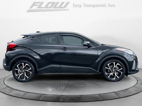 Used 2022 Toyota C-HR XLE FWD image 10