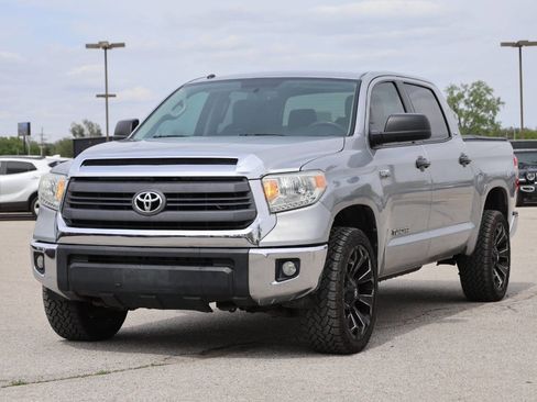 Used 2015 Toyota Tundra SR5 w/ SR5 Upgrade Package AWD/4WD image 6