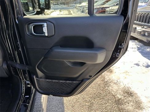 Certified 2021 Jeep Wrangler Unlimited Sahara image 22
