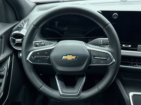 Used 2025 Chevrolet Equinox LT image 12