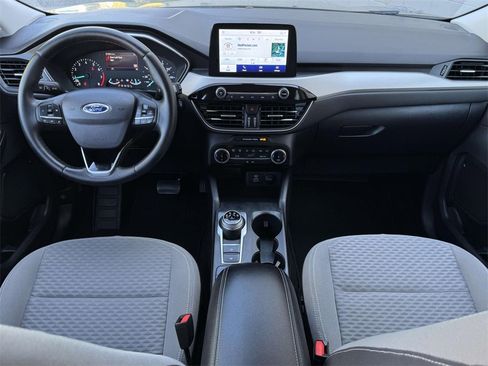 Used 2022 Ford Escape SE w/ SE Sport Appearance Package image 2