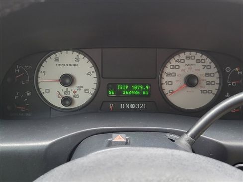 Used 2006 Ford F350 4x4 Crew Cab DRW Super Duty image 24