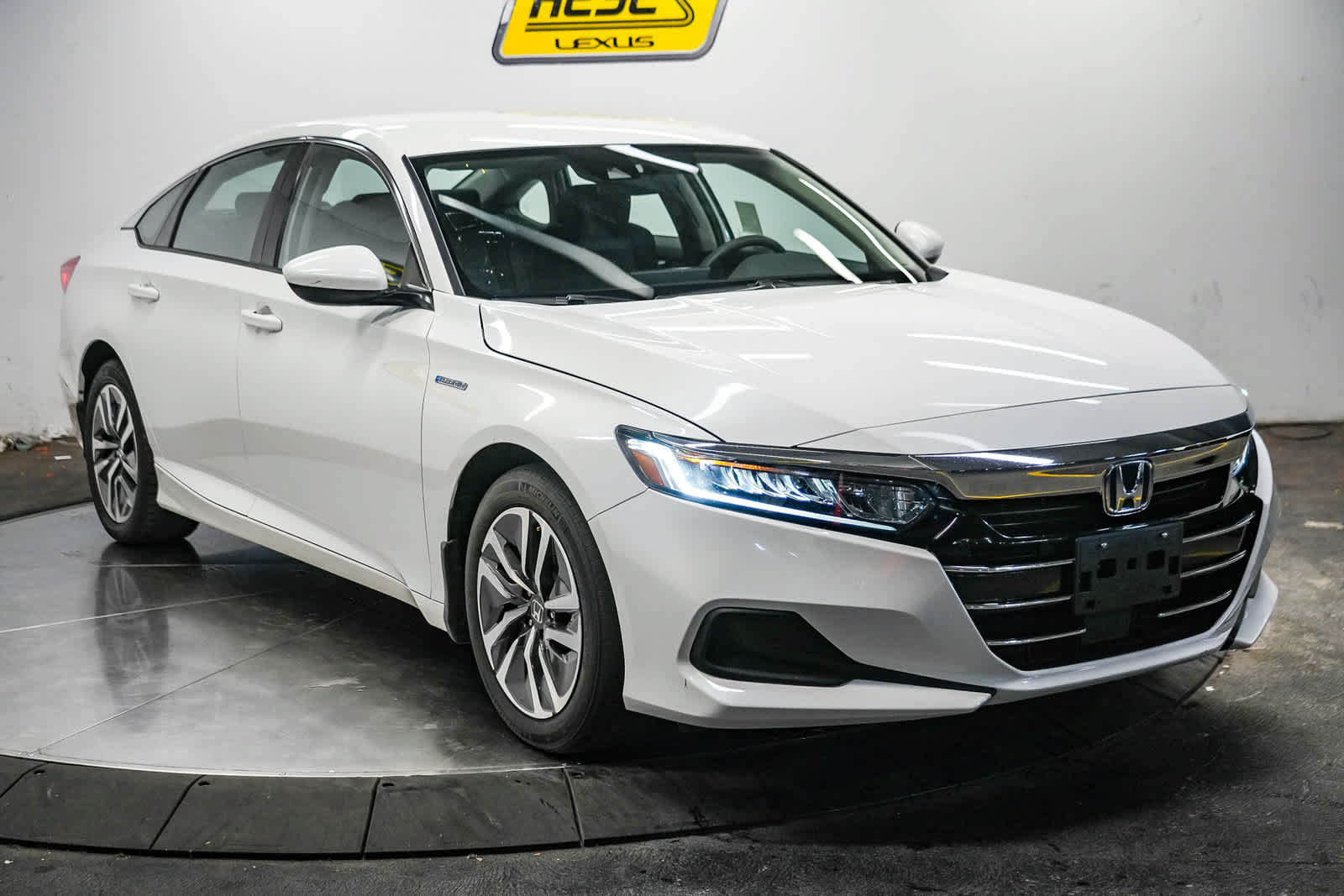 Used 2021 Honda Accord Hybrid image 5