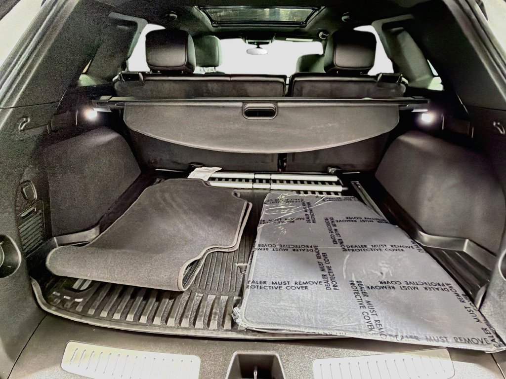 Used 2023 Cadillac XT5 Premium Luxury w/ LPO, Floor Liner Package AWD/4WD image 29