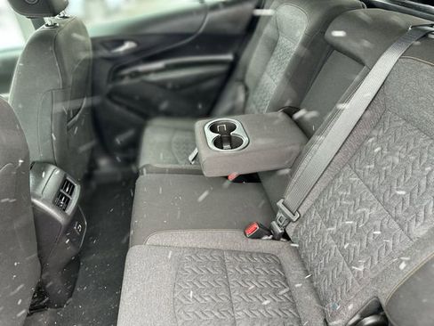 Used 2022 Chevrolet Equinox LT w/ Driver Convenience Package FWD image 25