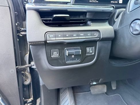 Used 2021 Cadillac Escalade ESV Sport w/ Driver Assist Tech Package AWD/4WD image 15
