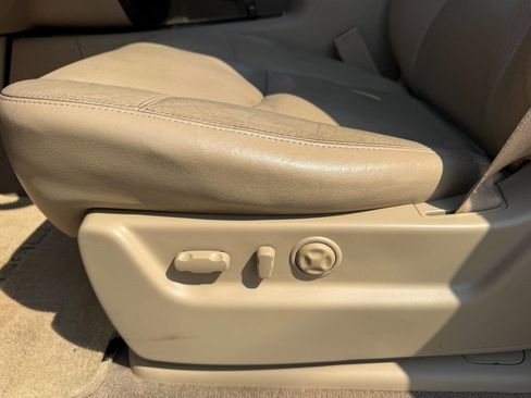 Used 2010 GMC Yukon Denali image 19