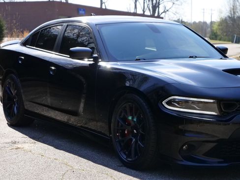 Used 2019 Dodge Charger Scat Pack w/ Dynamics Package image 33