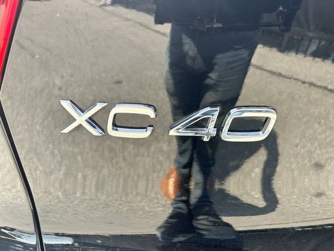 Certified 2025 Volvo XC40 B5 Plus image 15