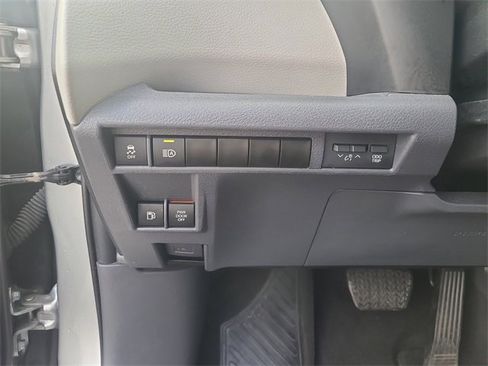 Used 2023 Toyota Sienna XLE image 29
