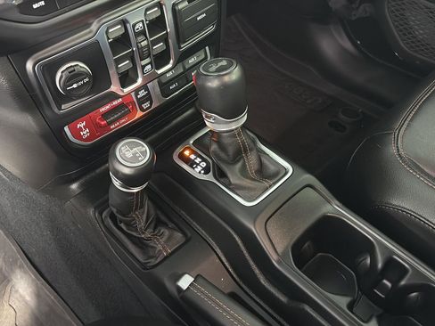 Used 2022 Jeep Wrangler Unlimited Rubicon w/ Trailer Tow Package image 39