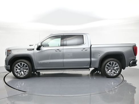 Used 2023 GMC Sierra 1500 Denali w/ Denali Reserve Package AWD/4WD image 3