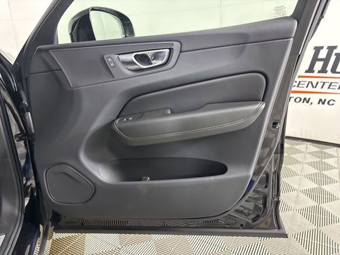 Used 2023 Volvo XC60 B5 Core w/ Climate Package AWD/4WD image 28