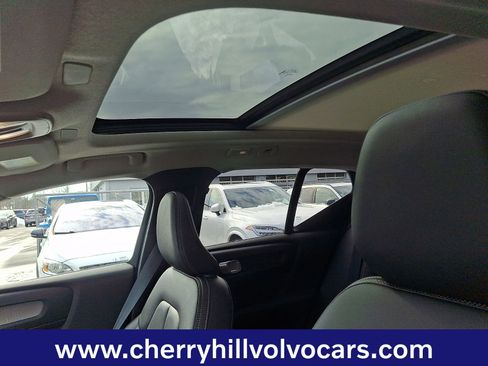 Certified 2025 Volvo XC40 B5 Ultra w/ Protection Package Premier image 15