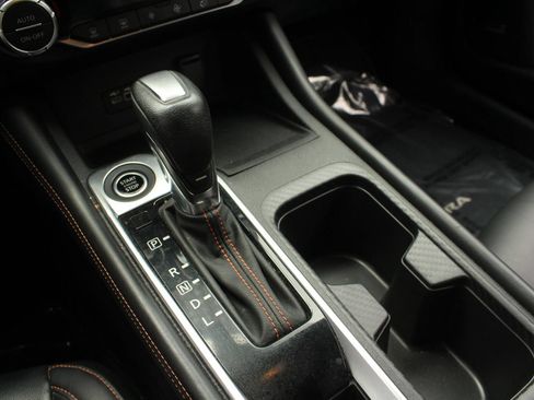 Used 2023 Nissan Sentra SR w/ SR Premium Package FWD image 34