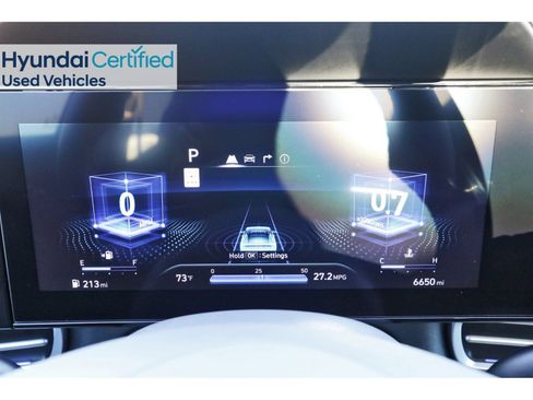 Certified 2025 Hyundai Elantra SEL image 17