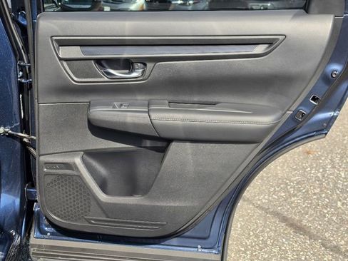 Used 2025 Honda CR-V LX image 16