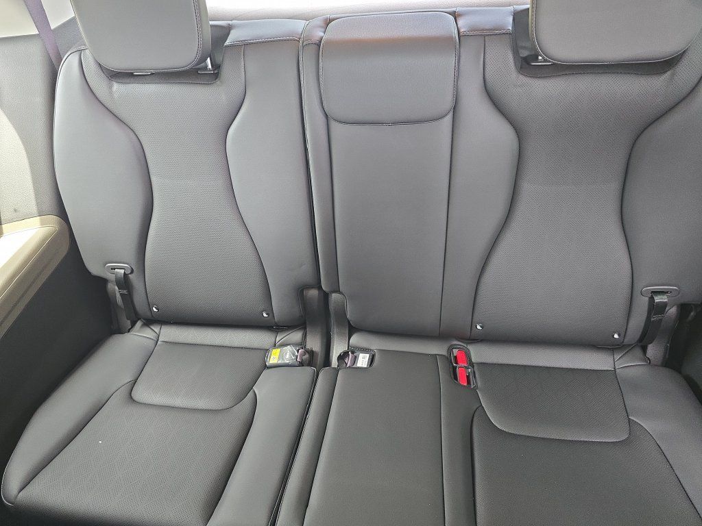 New 2027 Kia Carnival FWD image 17