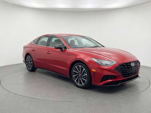 Used 2020 Hyundai Sonata SEL Plus w/ Tech Package image 3