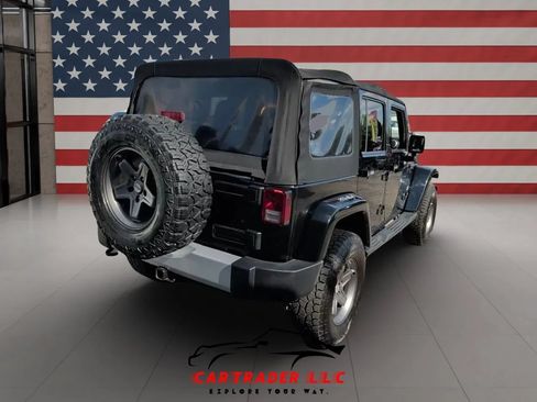 Used 2015 Jeep Wrangler Unlimited Sahara w/ Max Tow Package AWD/4WD image 12