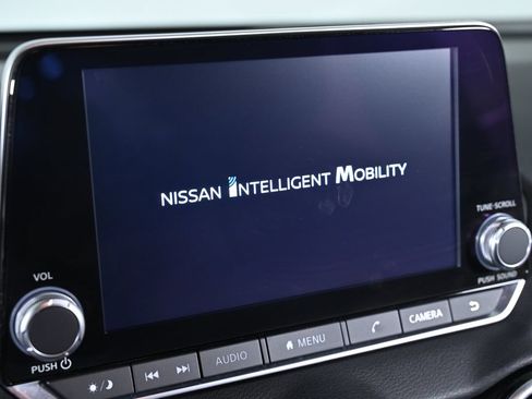 Certified 2024 Nissan Sentra SR FWD image 16
