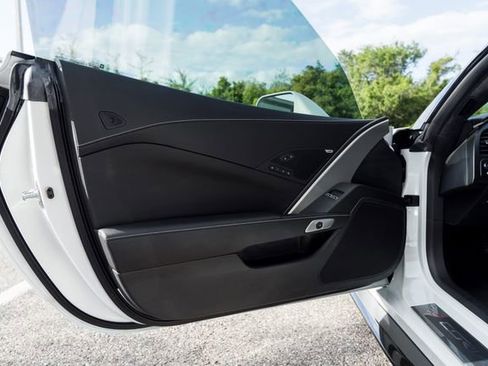 Used 2018 Chevrolet Corvette Z06 image 19