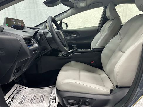 Used 2025 Toyota Prius XLE image 14