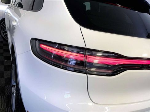 Certified 2023 Porsche Macan AWD/4WD image 30