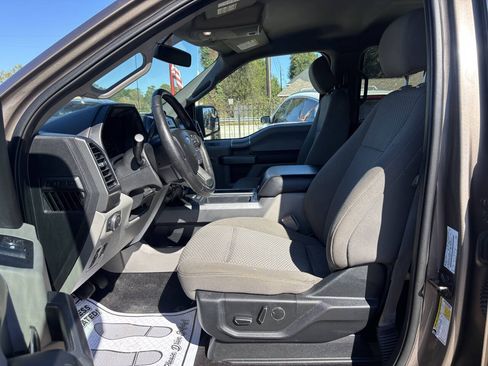 Used 2018 Ford F150 XLT w/ Equipment Group 302A Luxury AWD/4WD image 9