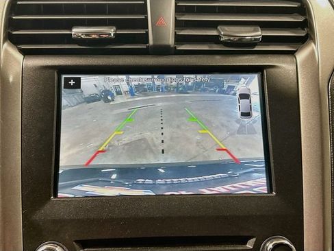 Used 2017 Ford Fusion SE w/ Fusion SE Technology Package FWD image 12