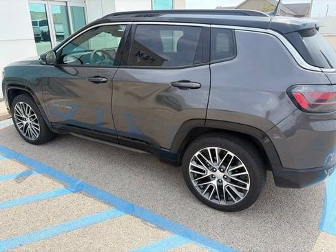Used 2024 Jeep Compass Limited w/ Elite Group AWD/4WD image 4
