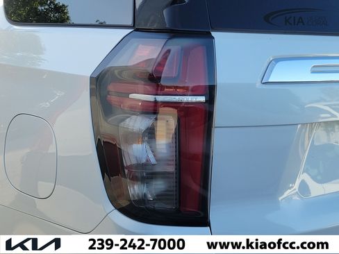 Used 2022 Chevrolet Tahoe Premier RWD image 7