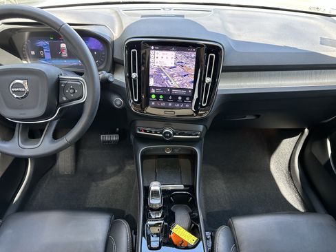 Used 2023 Volvo XC40 B4 Plus w/ Protection Package Premier FWD image 12