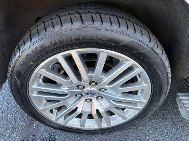 Used 2024 Ford Expedition Limited AWD/4WD image 17