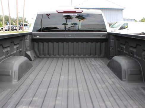 Used 2022 Chevrolet Silverado 1500 W/T w/ Z71 Off-Road Package AWD/4WD image 10