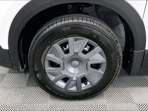 New 2027 Nissan Kicks S FWD image 12