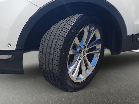 Used 2018 Ford Explorer Limited w/ Equipment Group 301A AWD/4WD image 32