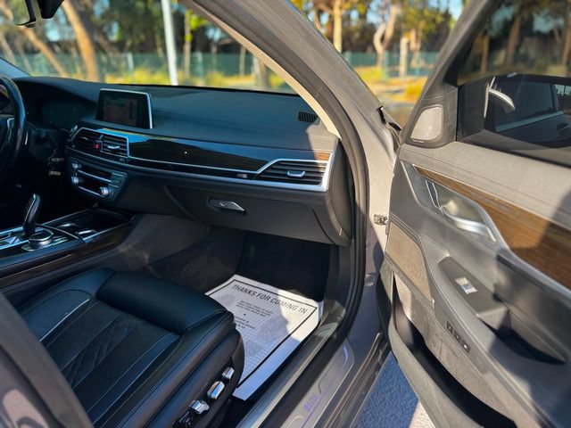 Used 2020 BMW 740i RWD image 30