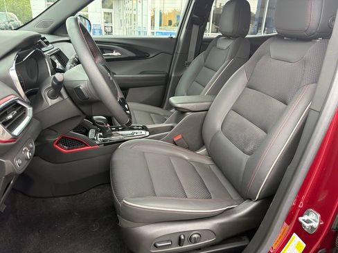 Used 2023 Chevrolet TrailBlazer RS w/ Convenience Package AWD/4WD image 8