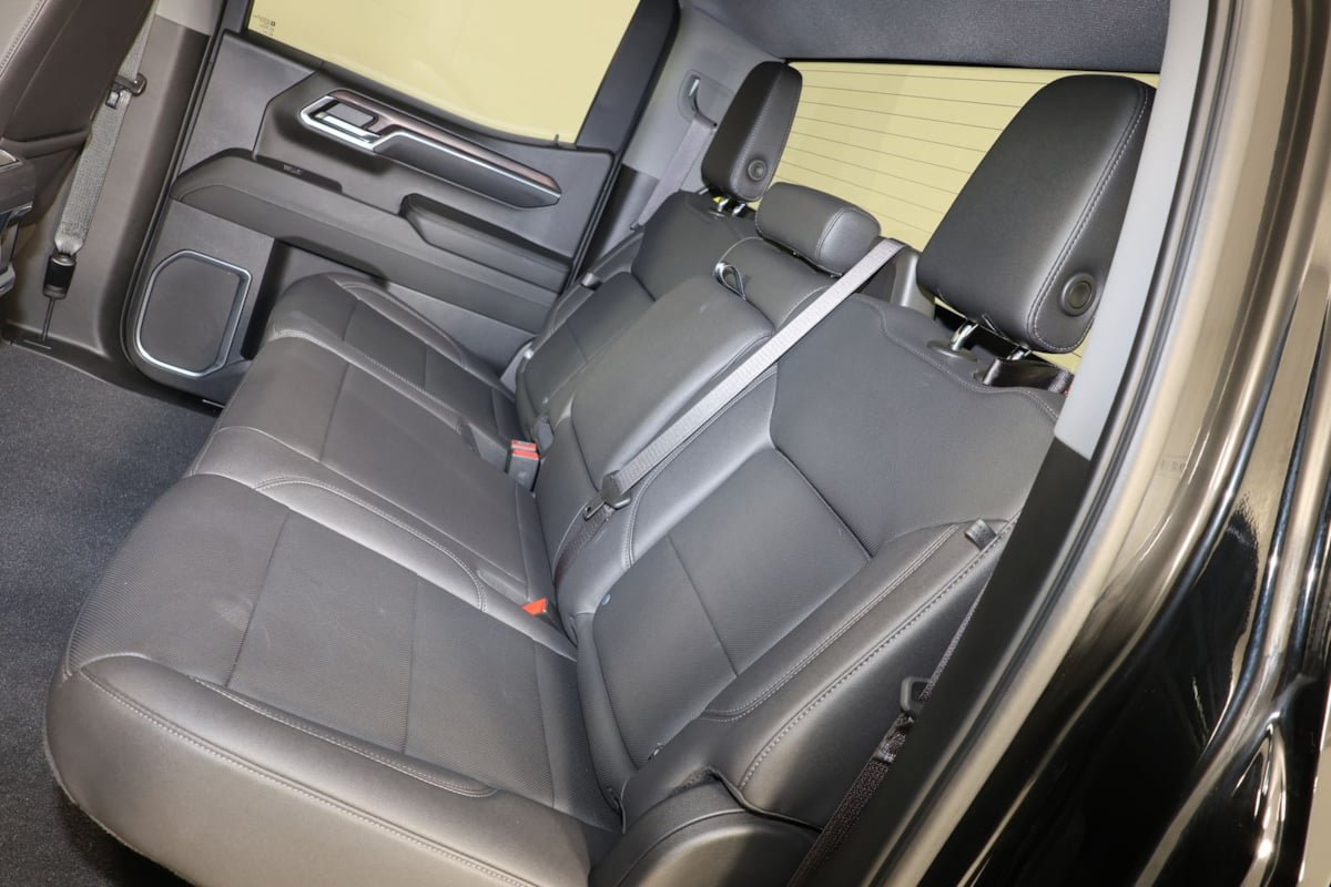 Used 2023 GMC Sierra 1500 SLT w/ SLT Premium Package AWD/4WD image 11
