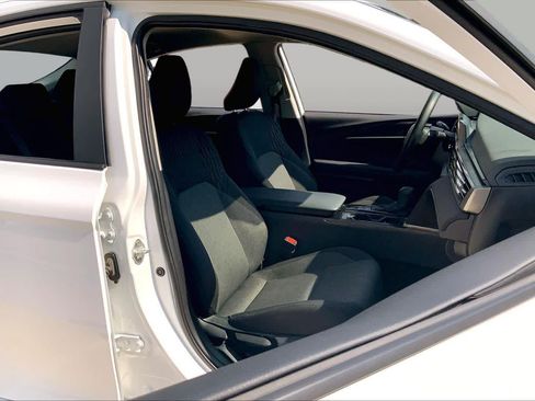 Used 2025 Toyota Camry LE FWD image 9
