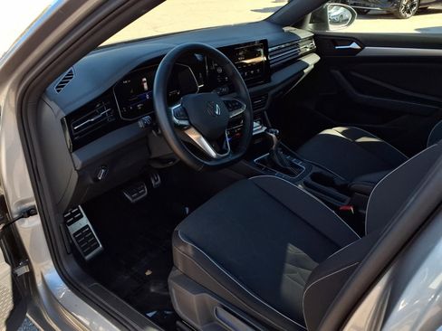 Certified 2025 Volkswagen Jetta Sport image 17