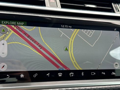 Used 2019 Land Rover Range Rover Velar S AWD/4WD image 25