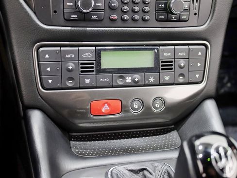 Used 2014 Maserati GranTurismo Sport image 21