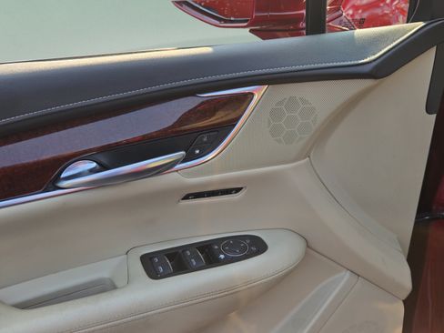 Used 2019 Cadillac XT5 Luxury FWD image 10