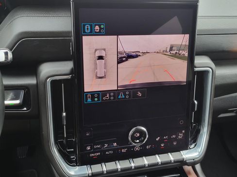 Used 2025 GMC Yukon Denali image 21